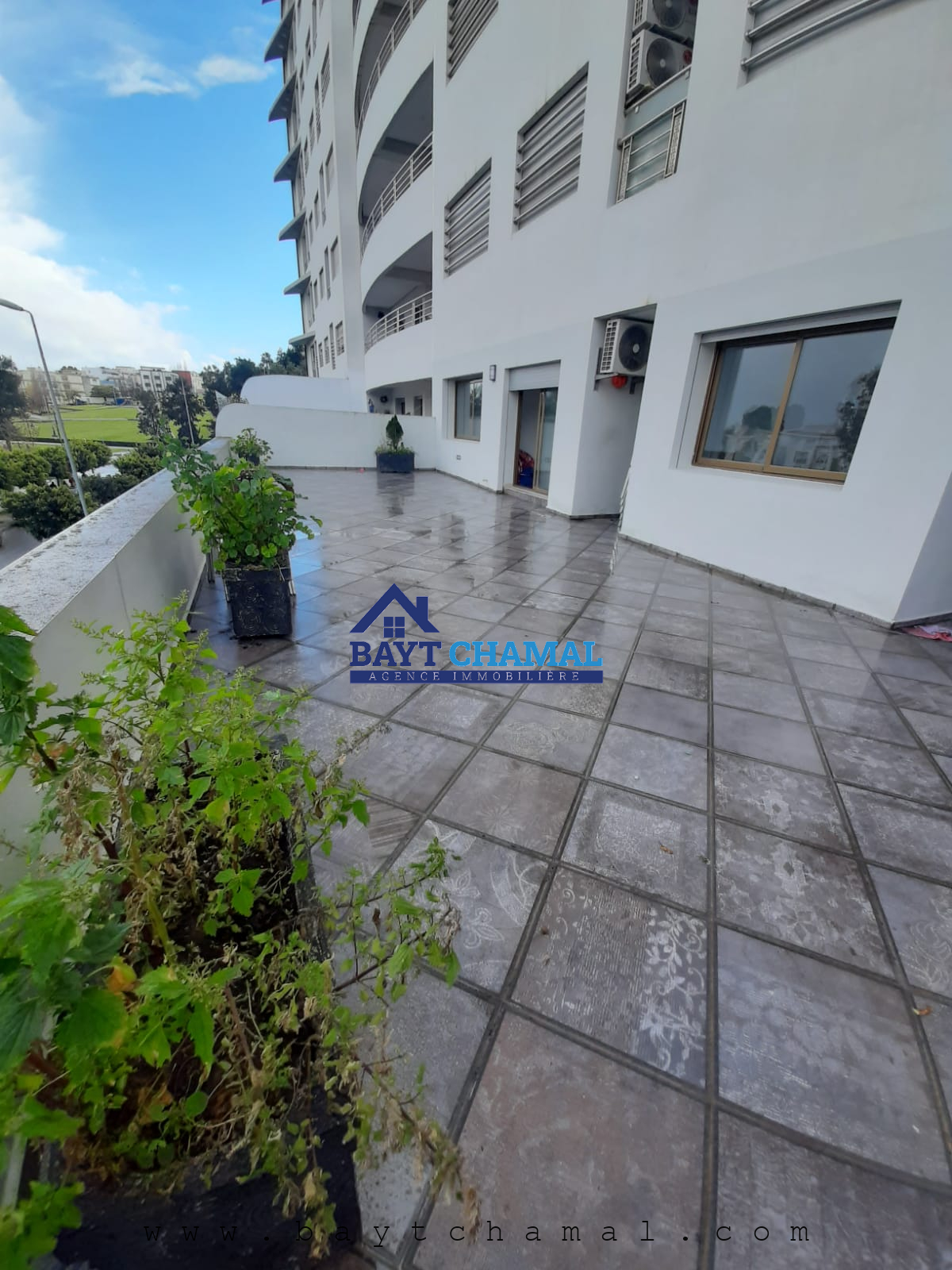 Appartement avec terrasse à vendre sur Route de Rabat à Tanger